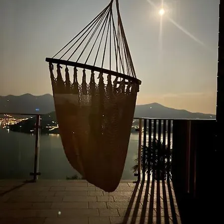 Iseoplaces - Luxus With Postcard View * Parzanica
